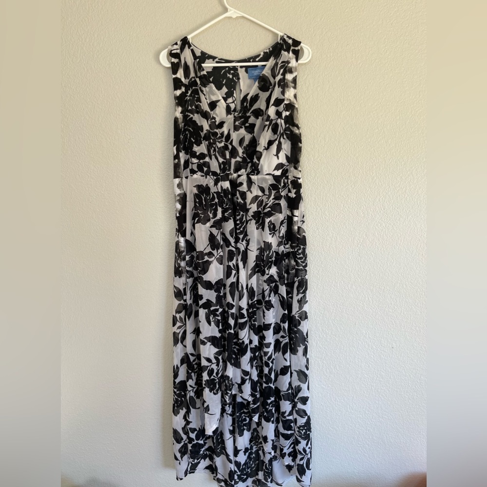 Simply Vera Vera Wang sleeveless long dress